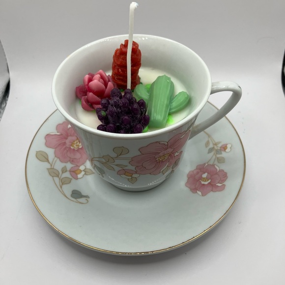 Handmade Tea Cup Succulent Soy Wax Candle - Picture 1 of 2
